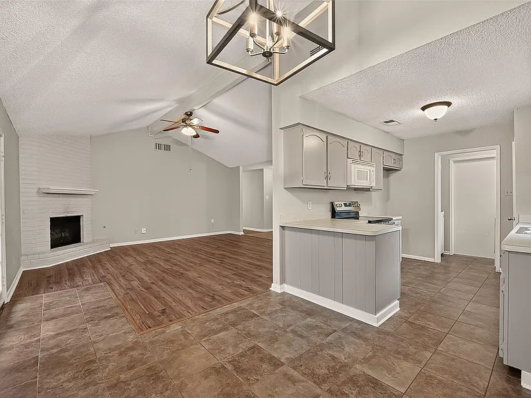 16451 Cavendish Dr — Photo 11
