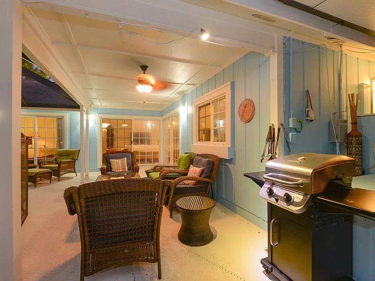 4051 NE Breakwater Dr — Photo 30