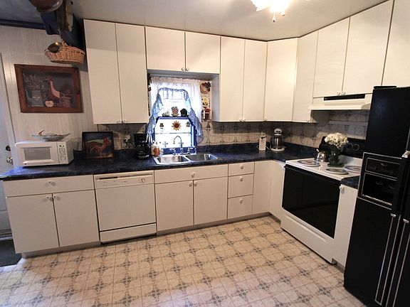 3rd image of 4823 Homeplace Acres Dr