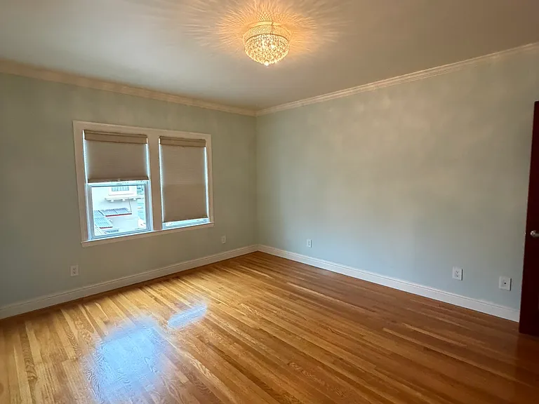 610 Prague St — Photo 12
