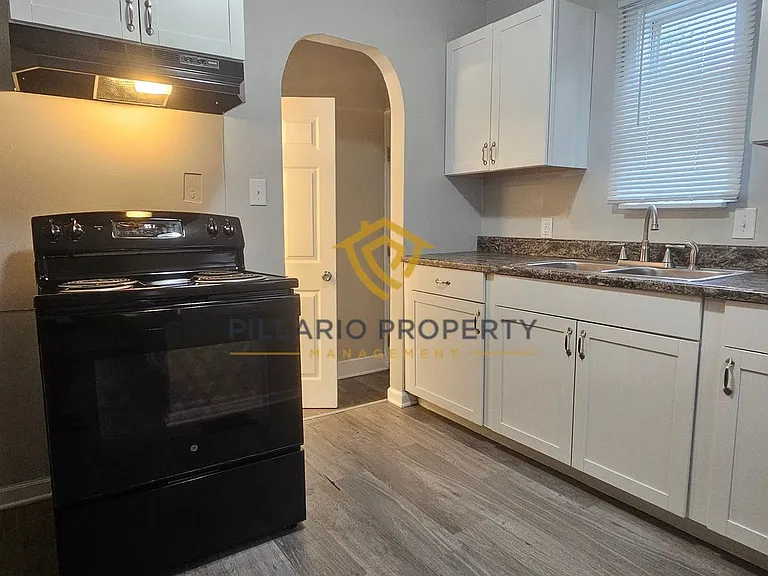 3527 N Chester Ave — Photo 4