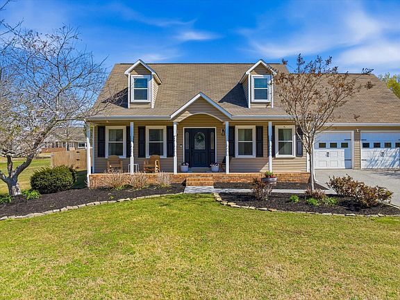 3rd image of 2727 Kenwood Dr