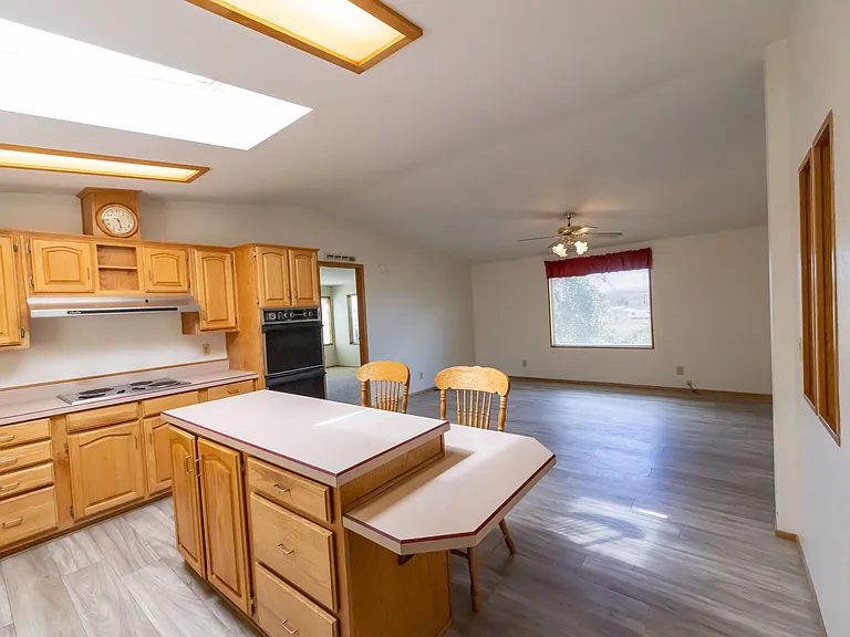 481 S Pomona Rd — Photo 8