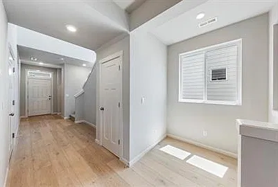 4 bed, 2.5 bath, 2220 sqft, $3,000 — Photo 4