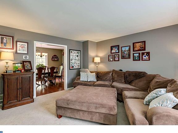 4th image of 244 Karen Dr