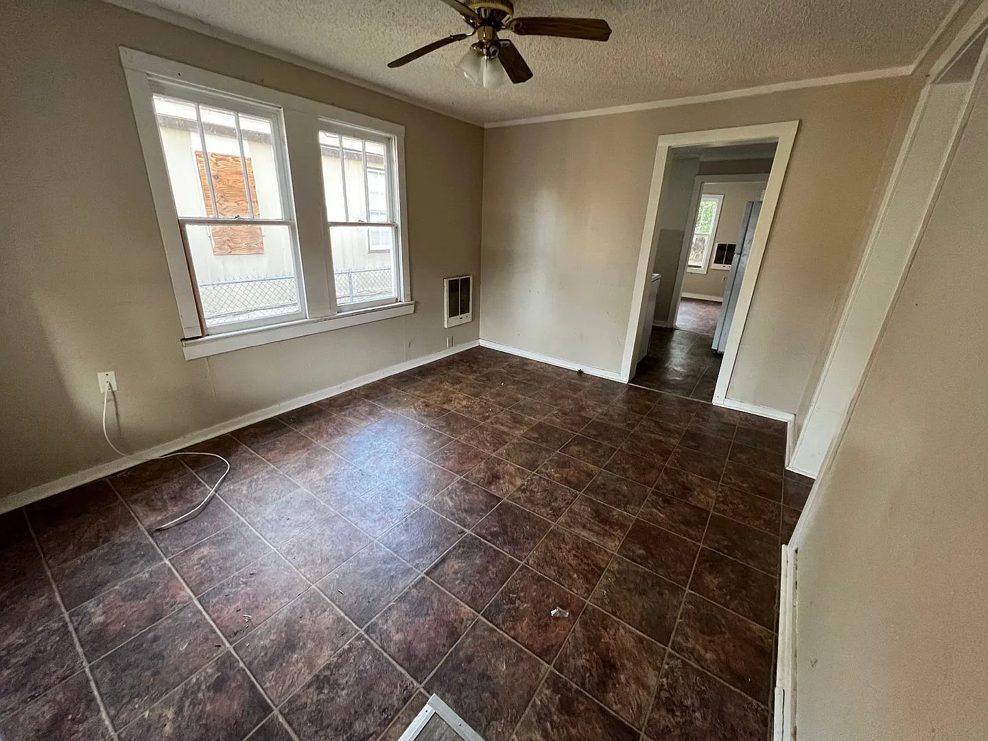 3 Bed 1 Bath — Photo 3