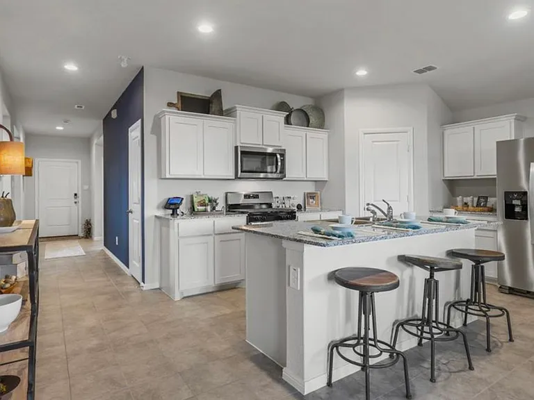 205 Olympia Marble Dr — Photo 2