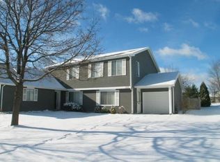 1371 Andover Dr, Aurora, IL 60504