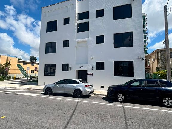 2nd image of 436 SW 6th St #19