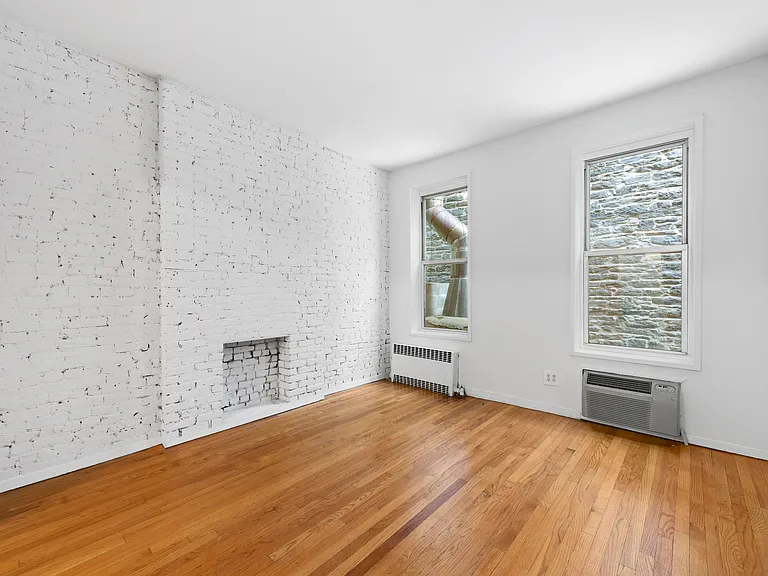 221 E 89th St #1B — Photo 3