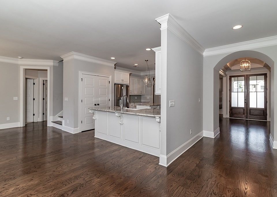 1st image of 443 Pottery Dr