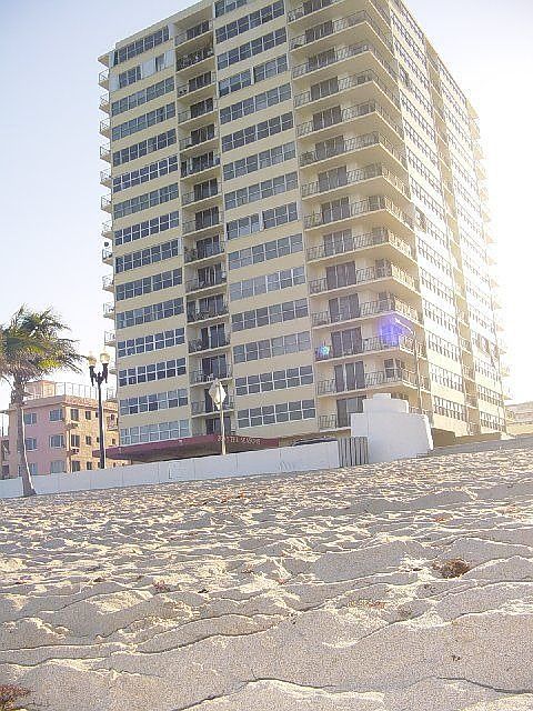 Steps to the beach!
