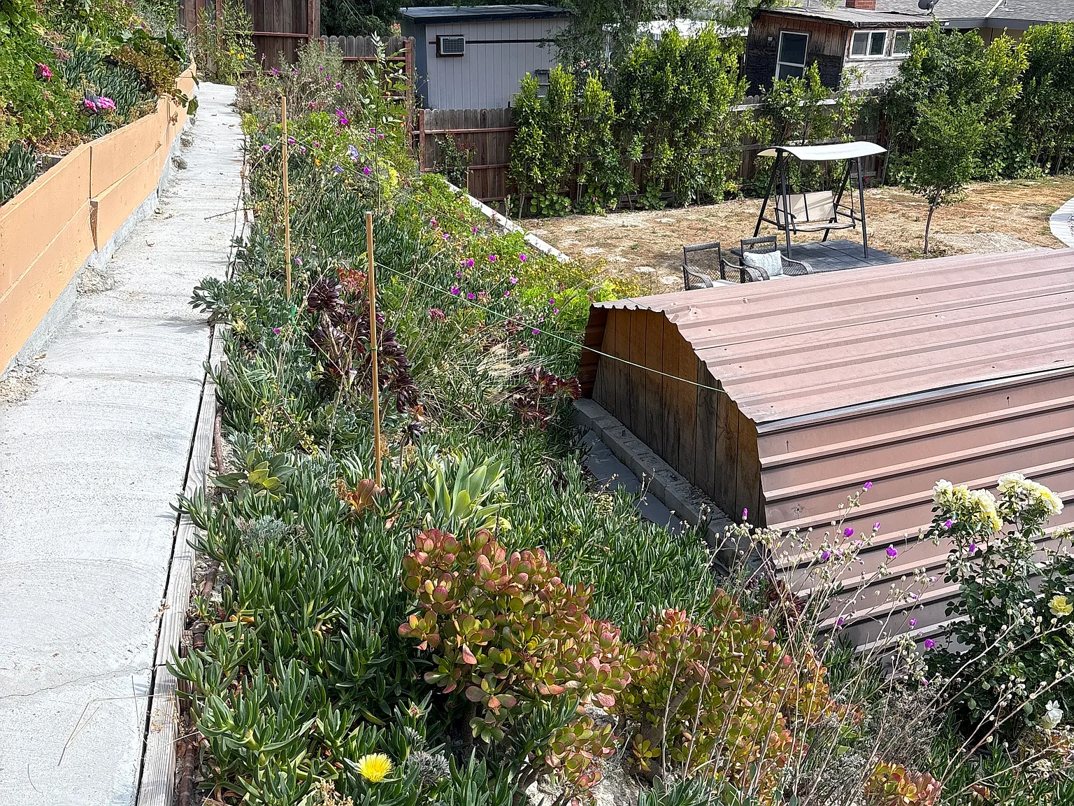 22409 Malden St — Photo 4