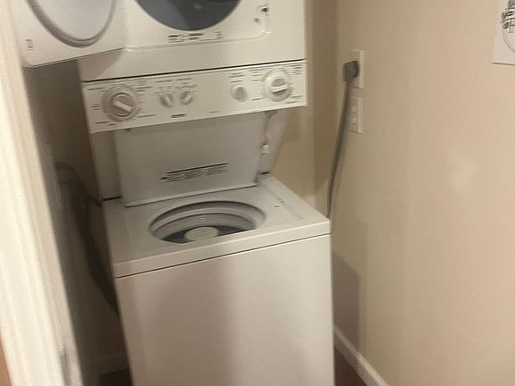 4th image of 5 South St #4
