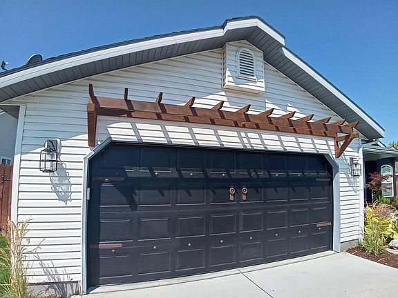 3rd image of 197 Cedar Park Cir