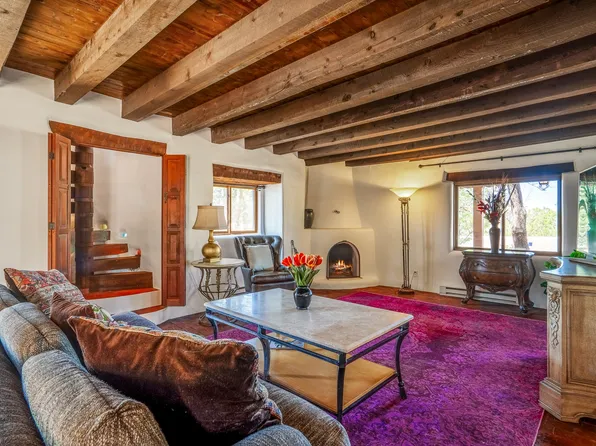 22 Double Arrow Rd, Santa Fe, NM 87505