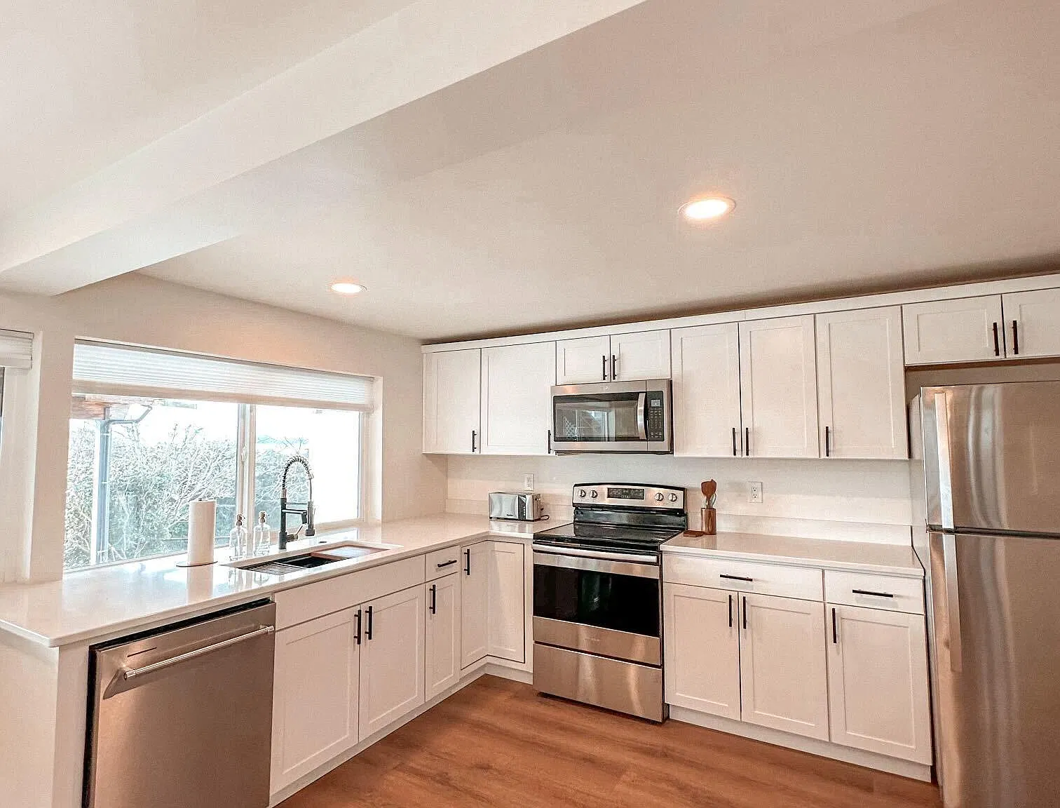 2 bed, 1000 sqft, $2,500 — Photo 4