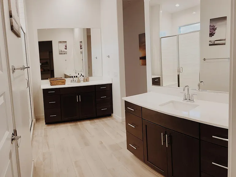 9329 W Sells Dr — Photo 9