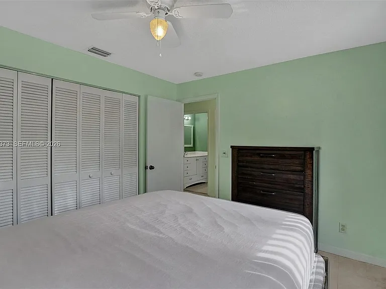 1726 SW 110th Ter — Photo 33