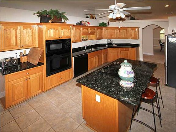 4th image of 1618 Woodlawn Way