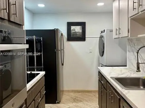 2451 Brickell Ave, Miami, FL