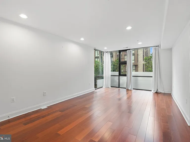 1354 Euclid St NW #202A — Photo 12
