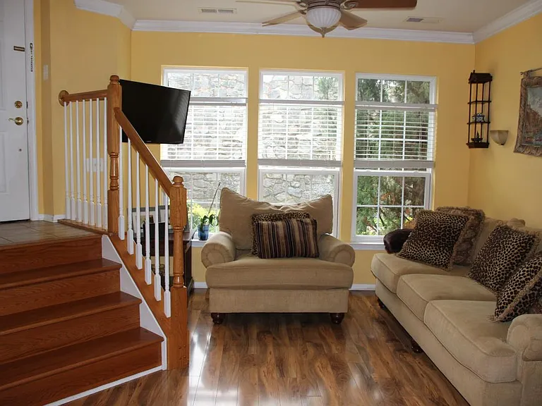 9504 Walker Way — Photo 2