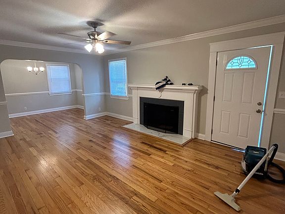 3rd image of 4801 Auburn Dr N