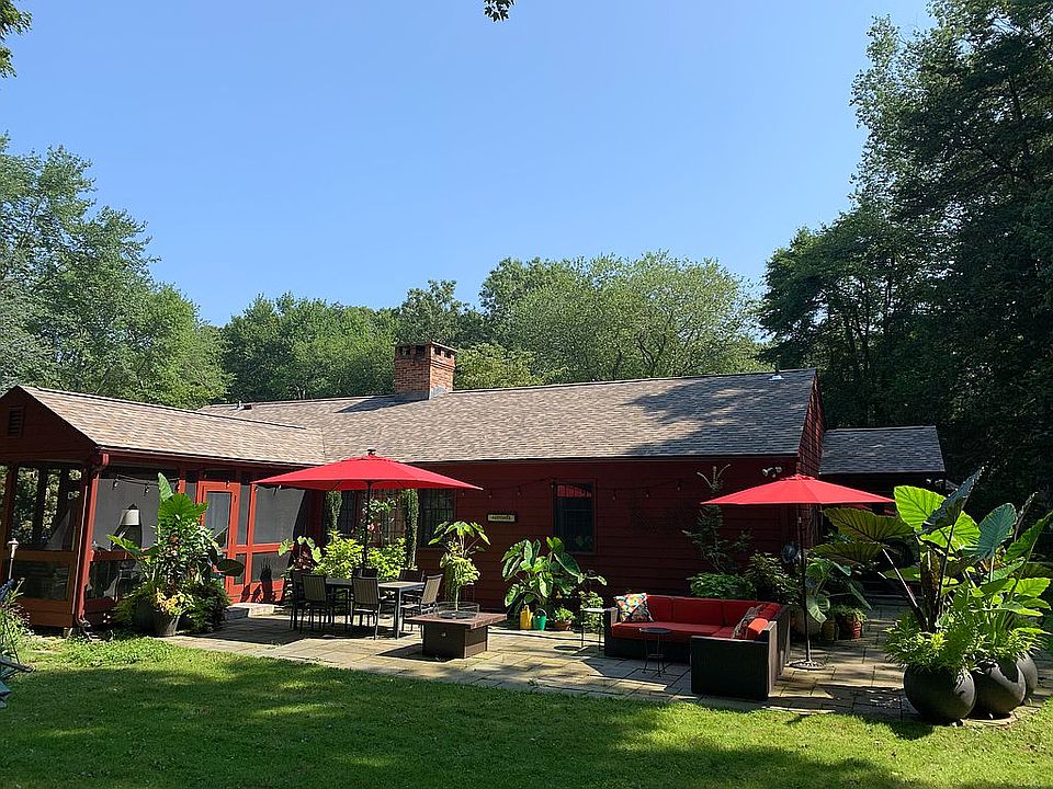 2nd image of 100 Winthrop Rd