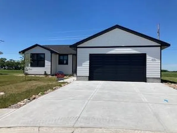 4379 Dawn St, Grand Island, NE 68803