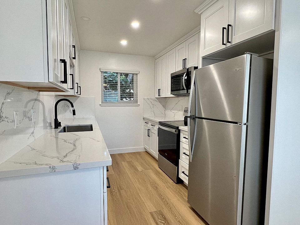 1st image of 183 S Bayview Ave #11