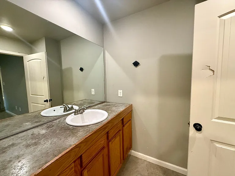 1215 Haltom St — Photo 6