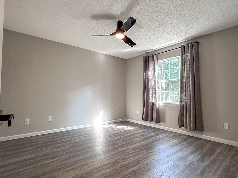 1661 Copperfield Cir — Photo 14