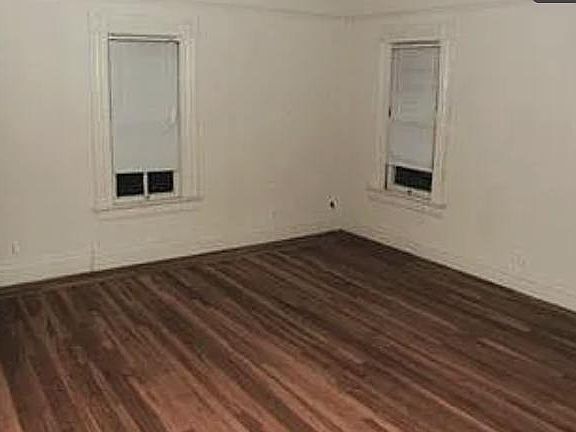 4th image of 708 York St