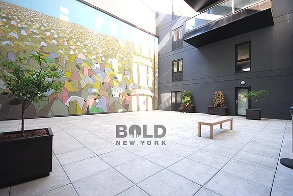Rented by Bold New York | media 12