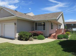 5514 S Lewis Ave, Sioux Falls, SD 57108