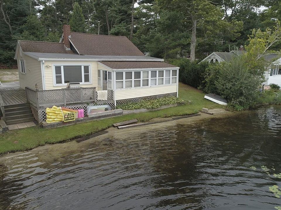 2nd image of 10 Old Woods Rd