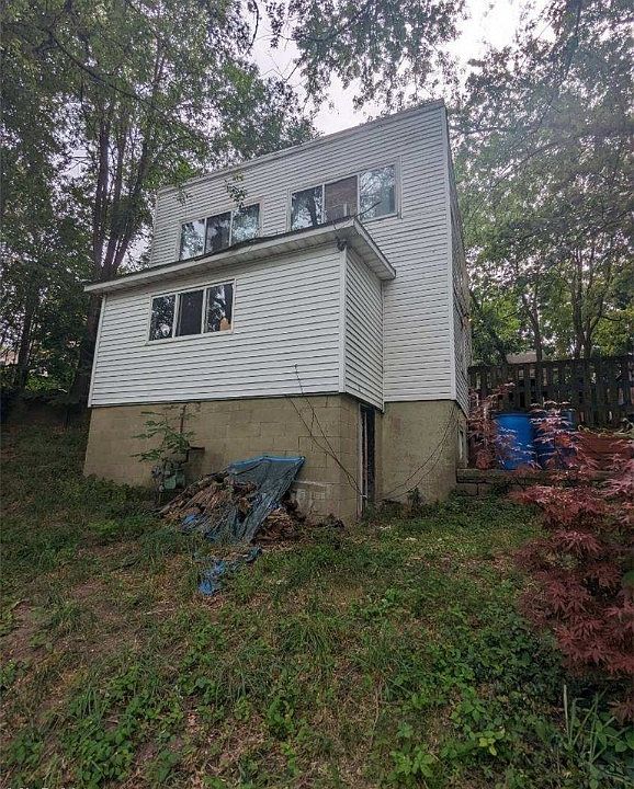 2nd image of 2554 Mountain View Ave