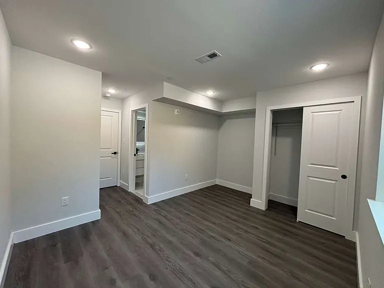 Bedroom 2 (Downstairs)