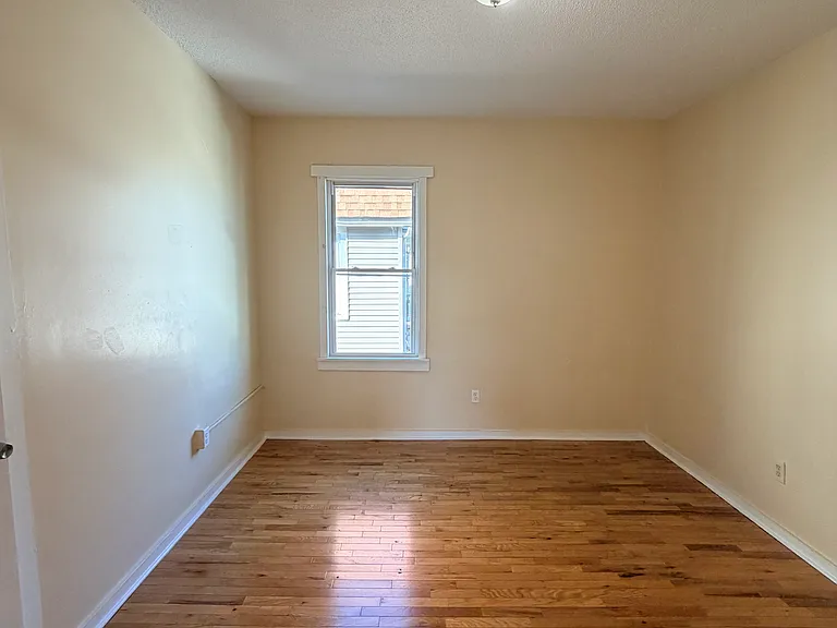 33 Dickerman St #D — Photo 13