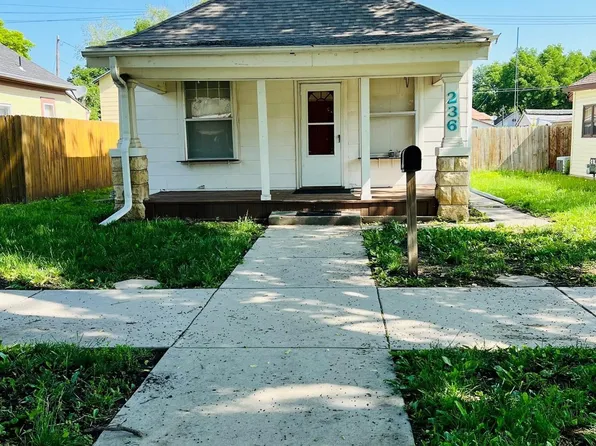 236 W 10th St, Junction City, KS 66441