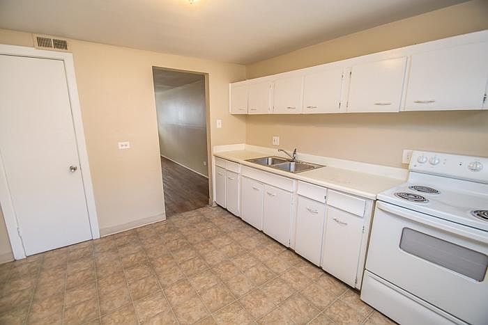 1st image of 3190 W Louisiana Ave APT 101