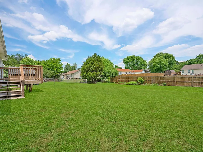 Oak Lawn Dr — Photo 26