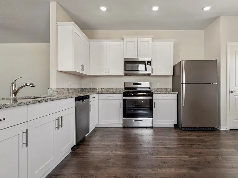 15865 Berry Hill Dr — Photo 6