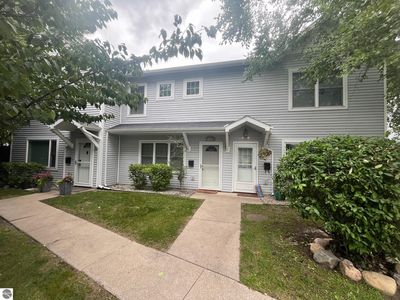 711 Lake Ave APT B, Traverse City, MI, 49684