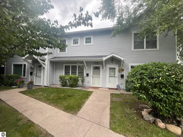 711 Lake Ave APT B, Traverse City, MI 49684