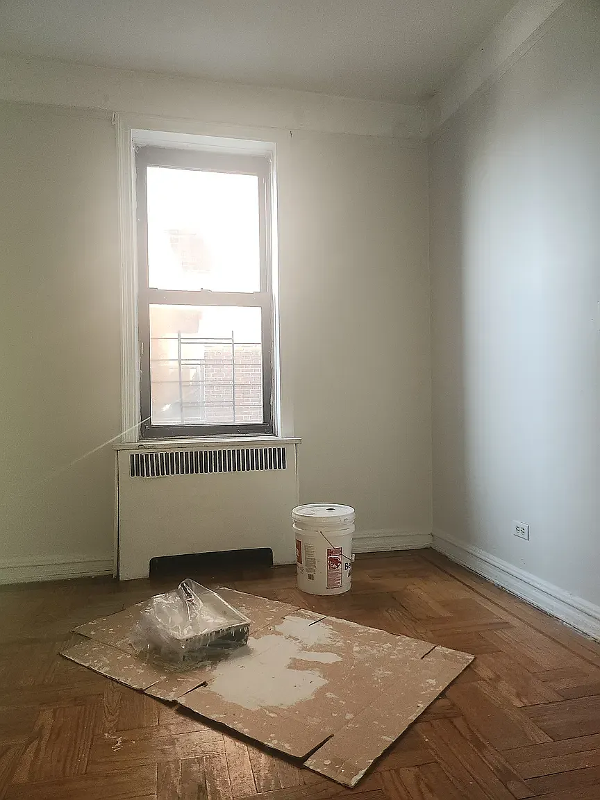 4915 Broadway — Photo 3