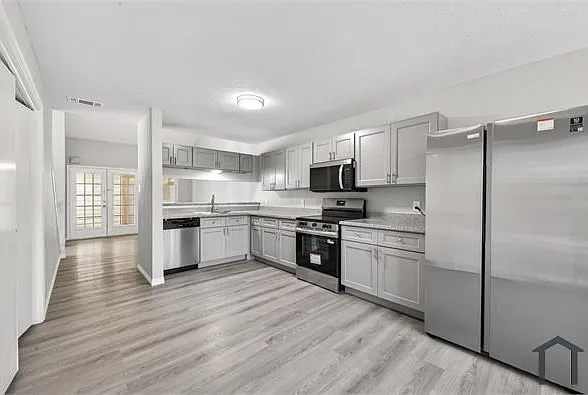 11820 Spring Grove Dr — Photo 15