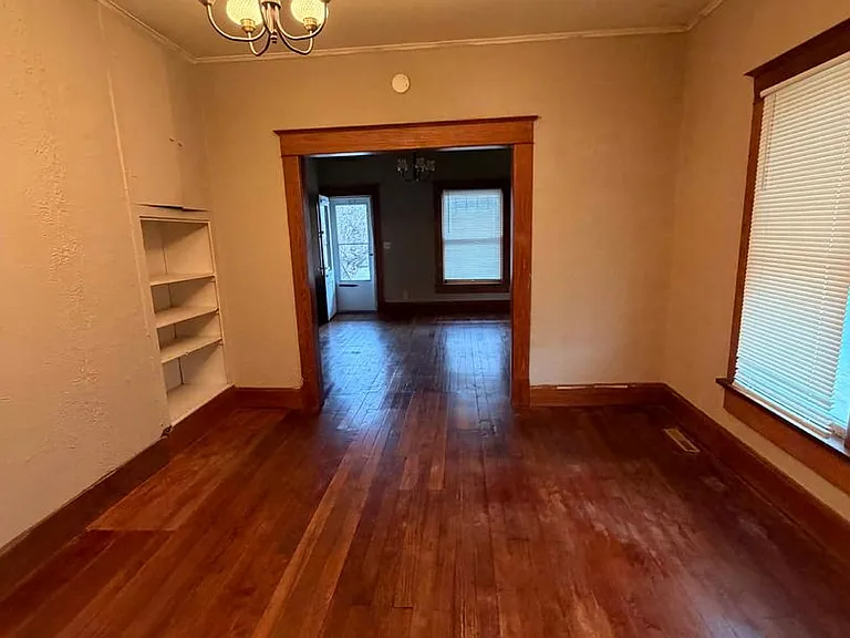 232 S Patterson Ave — Photo 4