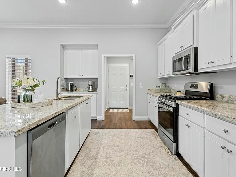 572 Silver Hill Dr — Photo 11